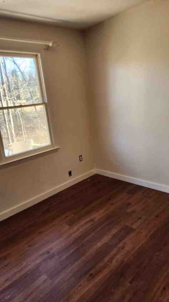 136 N Womack St #A - Photo 2 of 6