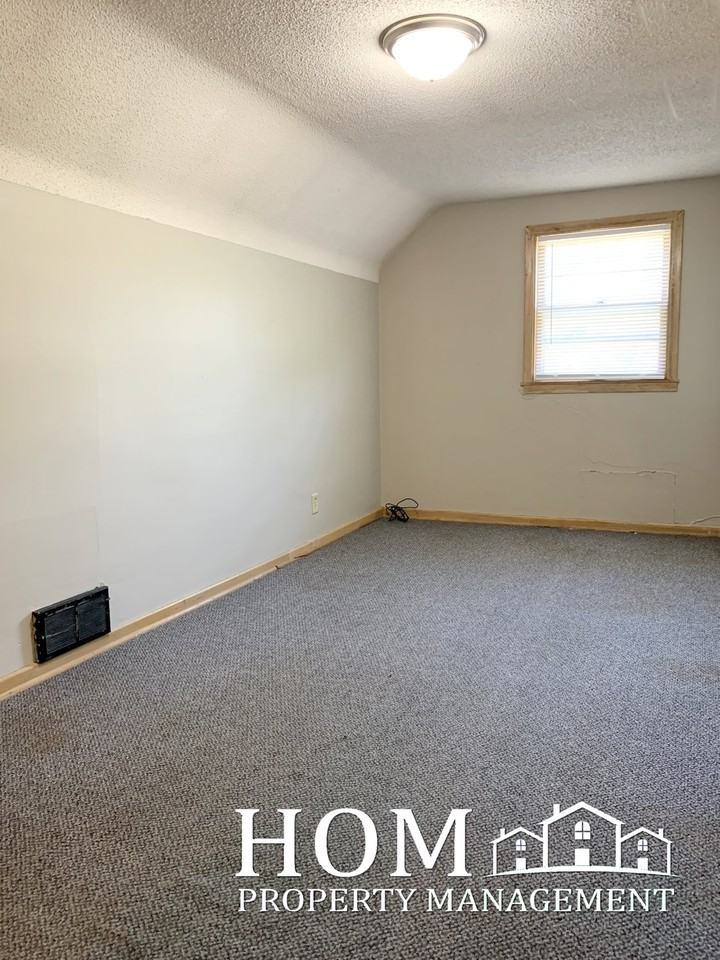 108 Malin St #1 - Photo 4 of 12