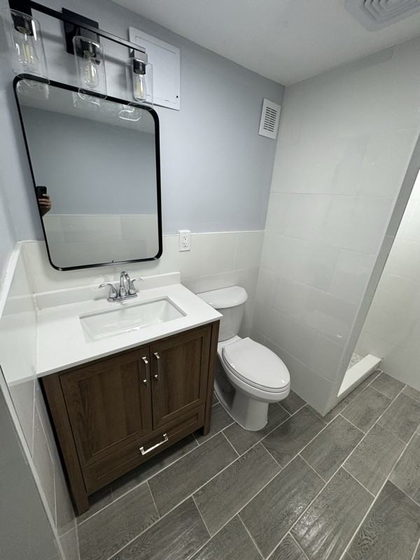 390 14th Ave - Photo 2 of 5