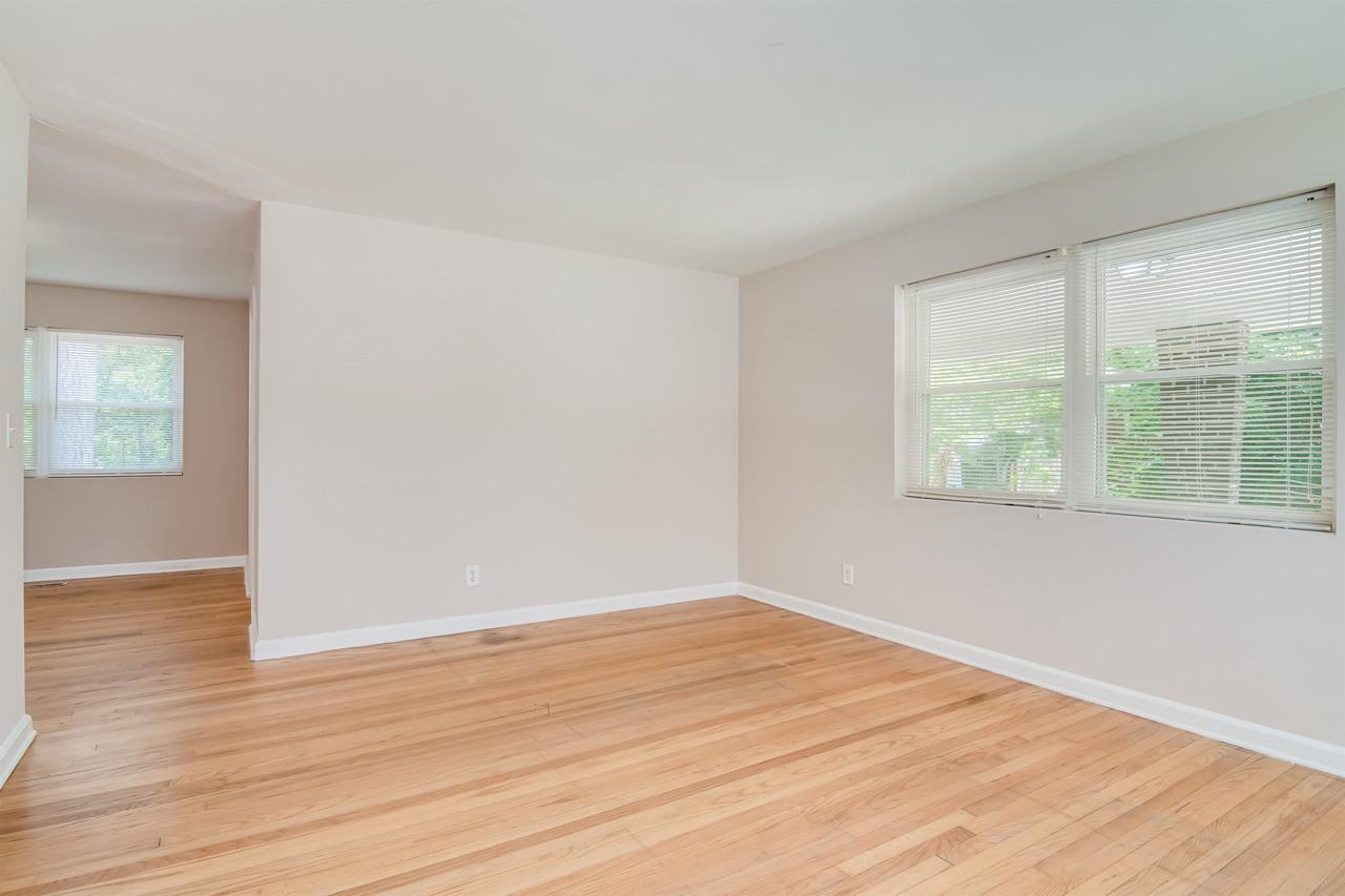 2004 Shark Dr #1 - Photo 4 of 25