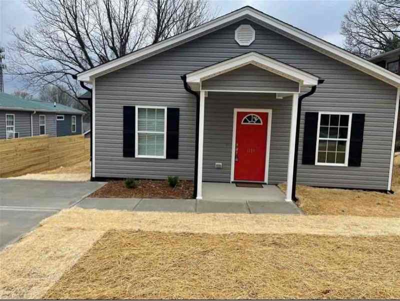 1110 Thurmond St - Photo 2 of 25