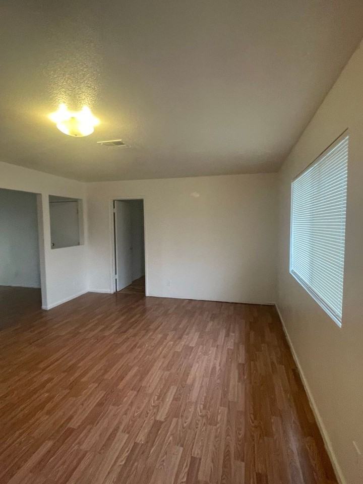 7329 N San Pablo Ave - Photo 2 of 22