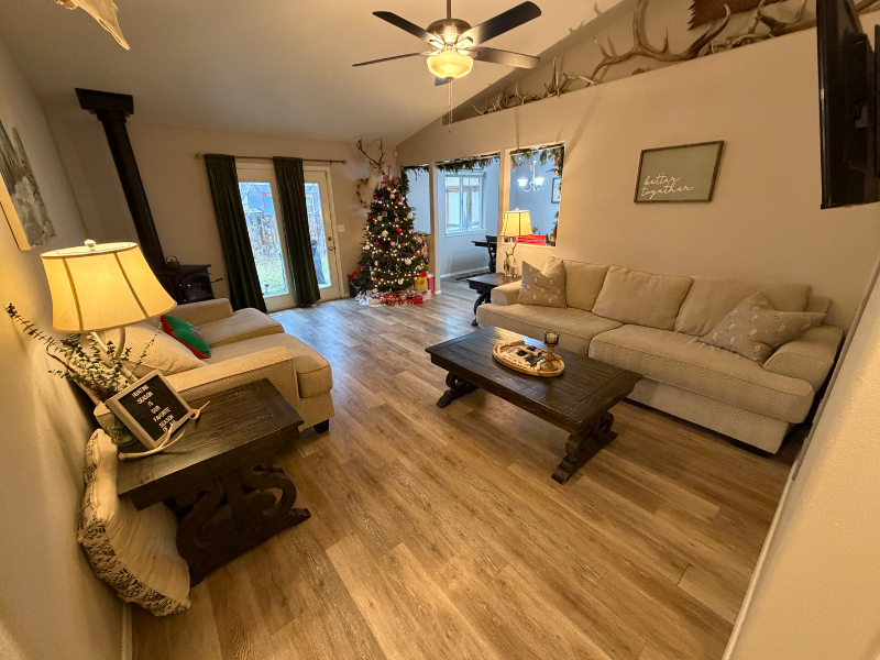 1740 Peregrine Dr - Photo 3 of 19