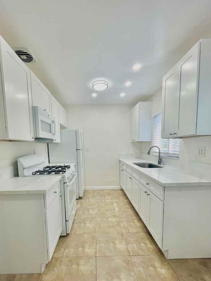 4657-4685 Muir Avenue - Photo 5 of 31