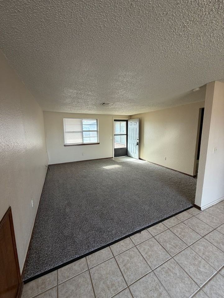 2901 Sw 82nd St - Photo 3 of 11