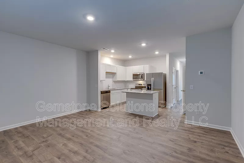 608 Clifford Hts - Photo 6 of 24