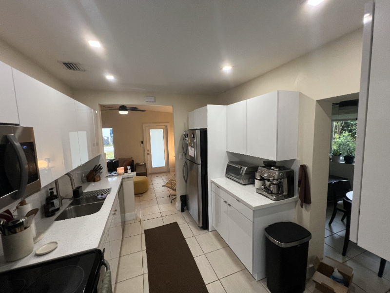 6425 Sw 82nd St - Photo 5 of 20