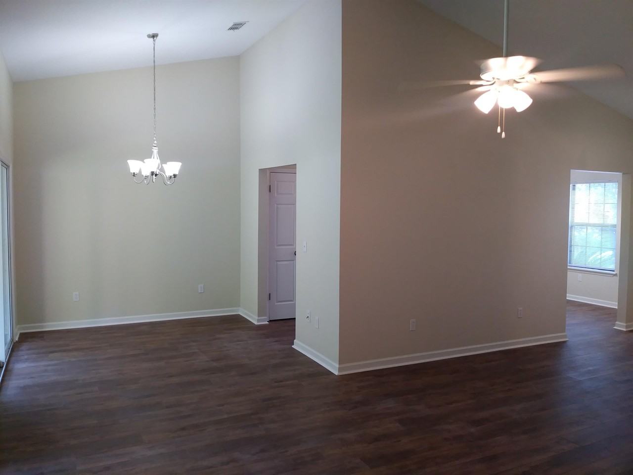 1608B Akridge Dr #2 - Photo 5 of 30