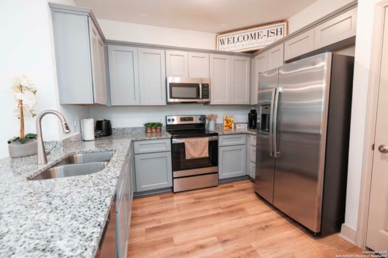 7508 Magnolia Vlg #101 - Photo 3 of 11