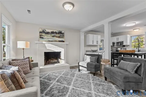 2507 N Cropper Ct - Photo 4 of 23