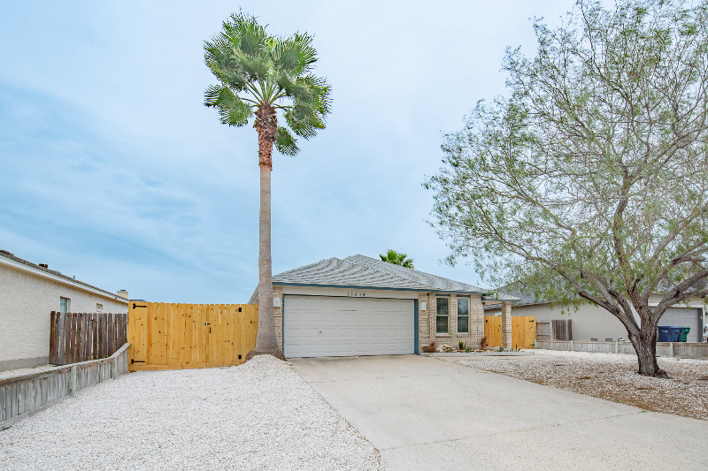 15234 Barataria Dr - Photo 2 of 20