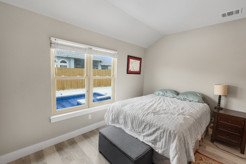 15234 Barataria Dr - Photo 5 of 20