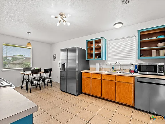 2011 Agate Dr - Photo 6 of 14