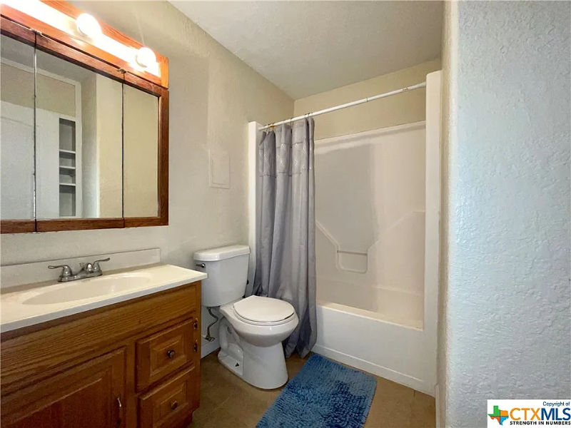 2905 Taft St - Photo 7 of 20