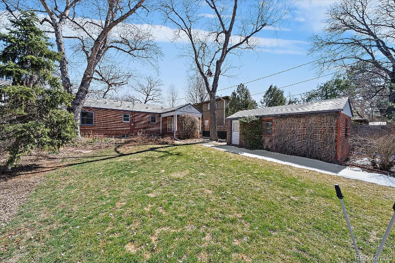 761 Newport St - Photo 2 of 15