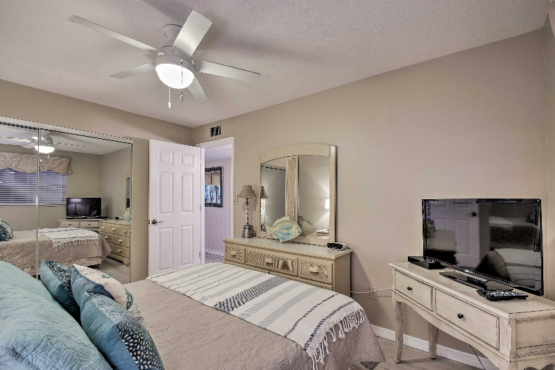 19610 Gulf Blvd #101 - Photo 2 of 20