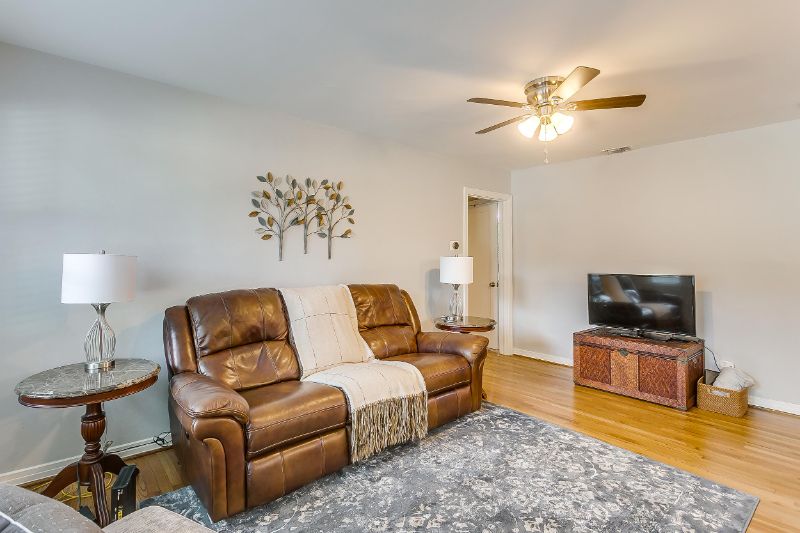 4704 Collinwood Ave - Photo 2 of 12