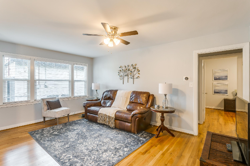 4704 Collinwood Ave - Photo 3 of 12