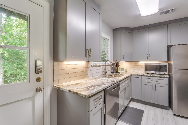 4704 Collinwood Ave - Photo 4 of 12