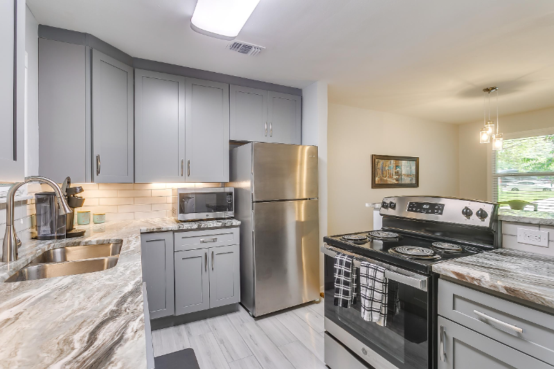 4704 Collinwood Ave - Photo 5 of 12