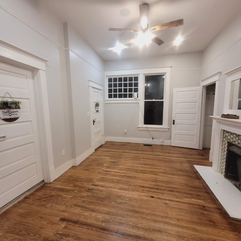 343 Adelle St - Photo 3 of 17