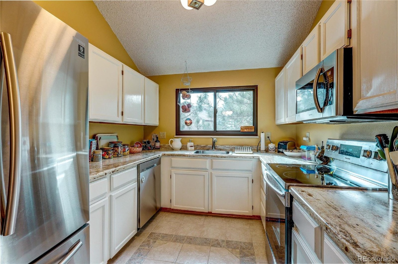 222 Wright St #303 - Photo 3 of 9