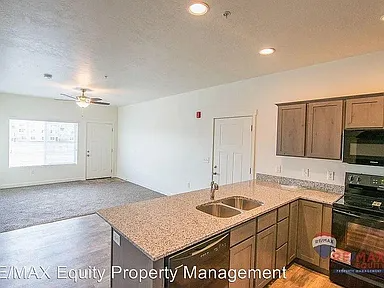 784 E St #302 - Photo 6 of 8