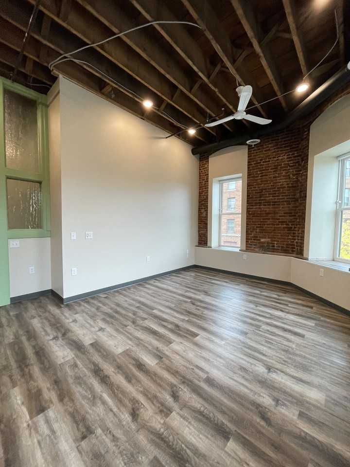 230 Central Ave N #4 - Photo 5 of 13