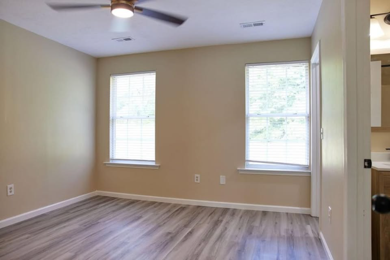 111 Lora Ln #B - Photo 5 of 12