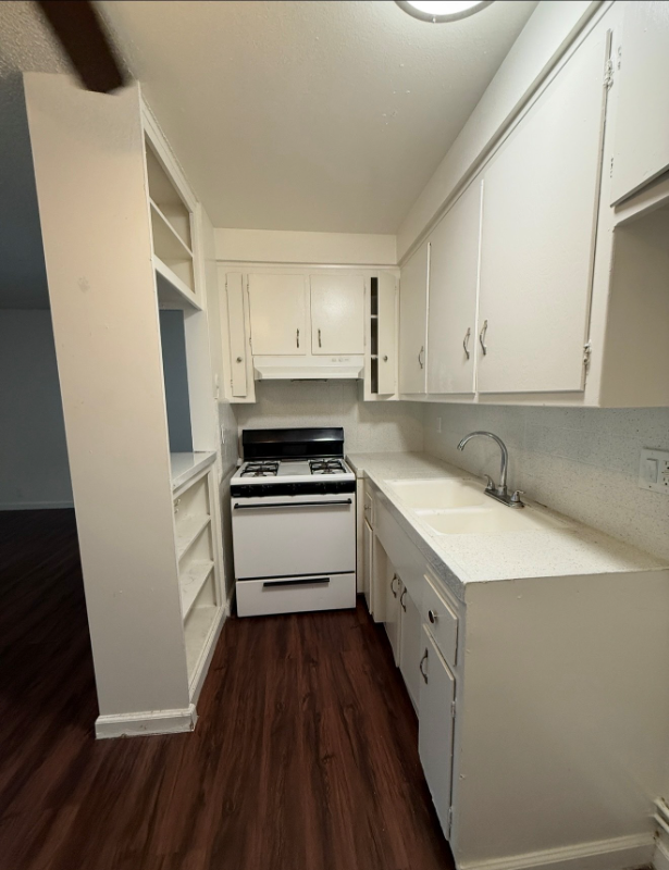 12129 Manor Dr #28 - Photo 5 of 8