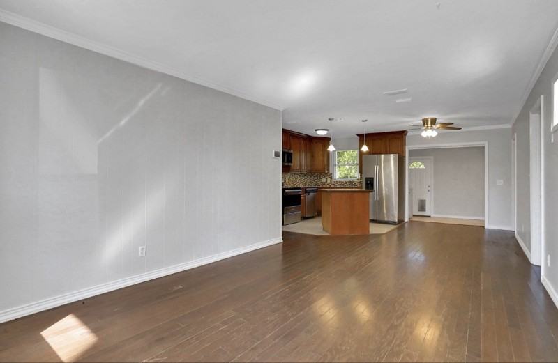 7415 Leroy Dr - Photo 5 of 10