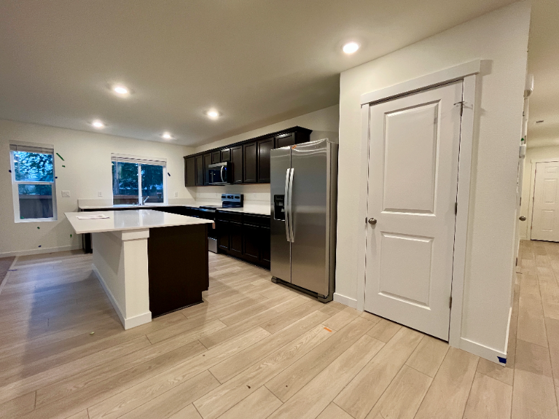 715 184th Street Ct E - Photo 5 of 19