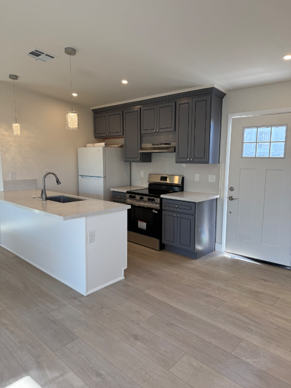 1431 First Ave #A - Photo 6 of 15