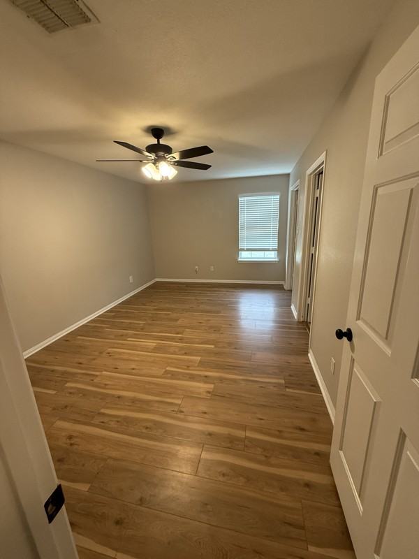 112 S Madison St - Photo 4 of 10