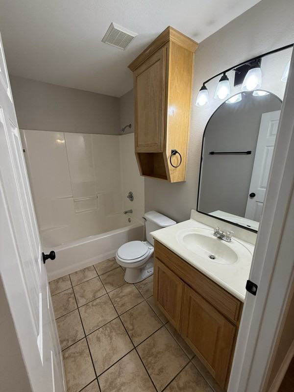 112 S Madison St - Photo 5 of 10