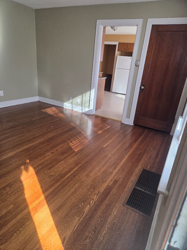 922 N Coolidge Ave - Photo 2 of 11