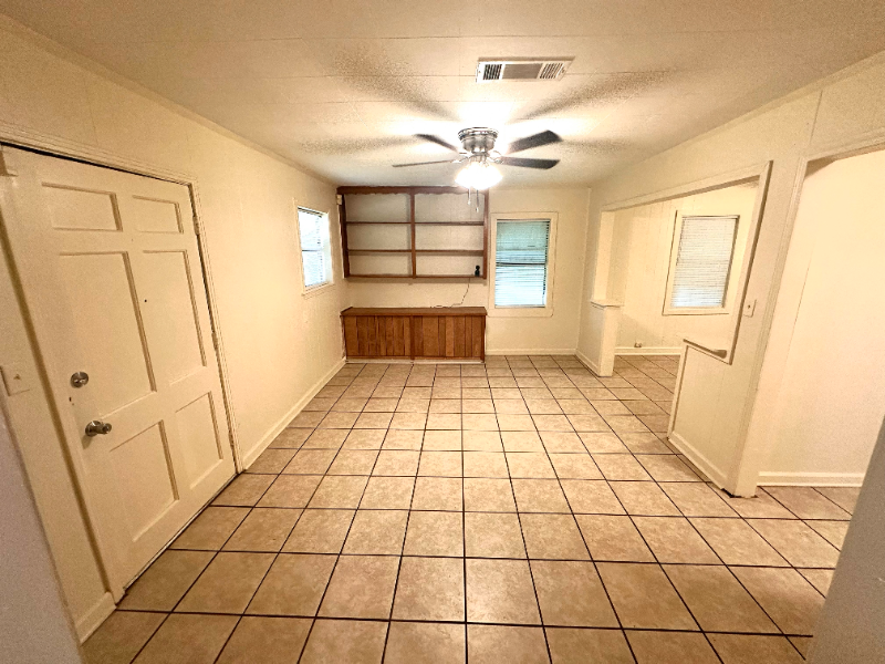 3925 Camilla Dr - Photo 4 of 20