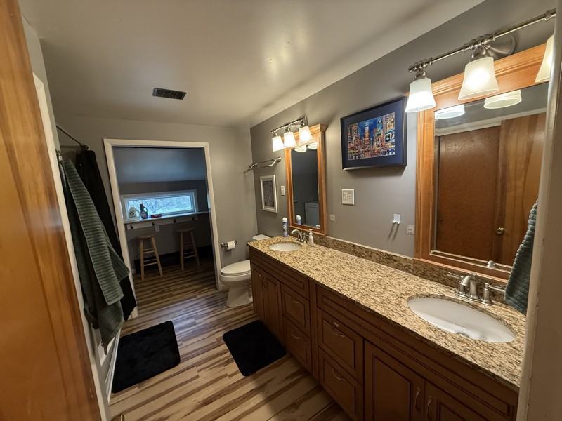 6076 Smith Rd - Photo 3 of 17