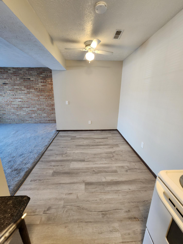 1103 W Maple St #8 - Photo 5 of 18
