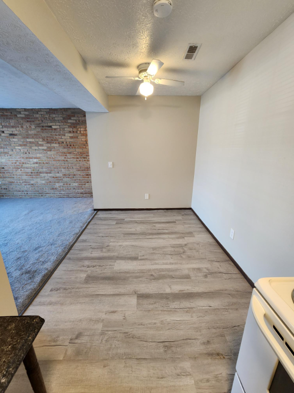 1103 W Maple St #8 - Photo 6 of 18