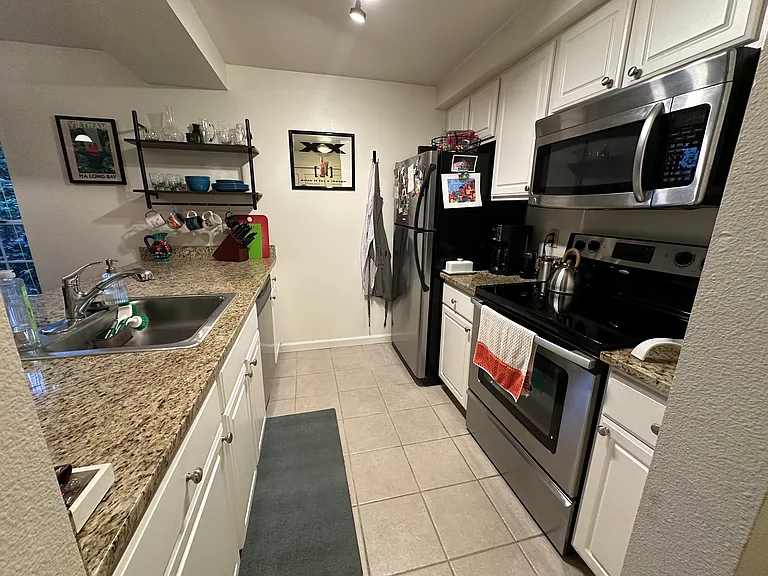 132 Ne 95th St #B202 - Photo 4 of 10