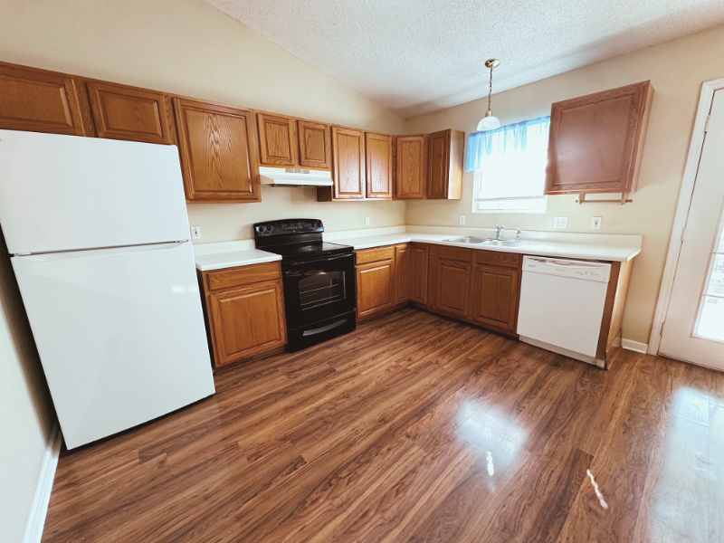 102 Calli St #A - Photo 3 of 12