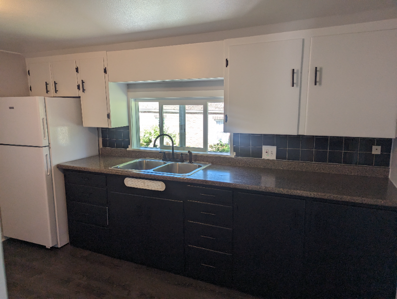 2010 Dickinson Ave Nw - Photo 5 of 17