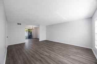 200 Westwood Ter N - Photo 1 of 1