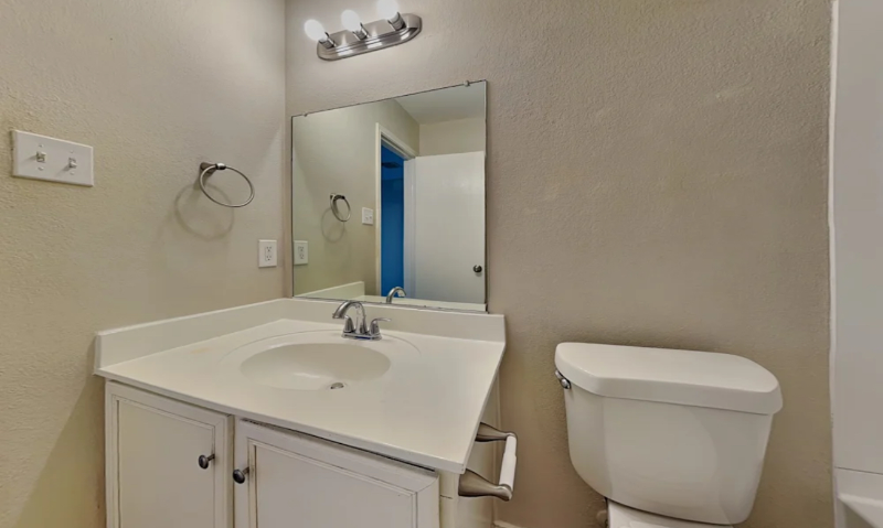 1501 Queens Brook Ln - Photo 7 of 7