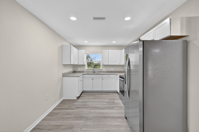 920 23rd St E #920 - Photo 6 of 16