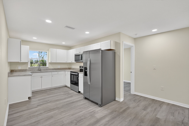 920 23rd St E #920 - Photo 7 of 16