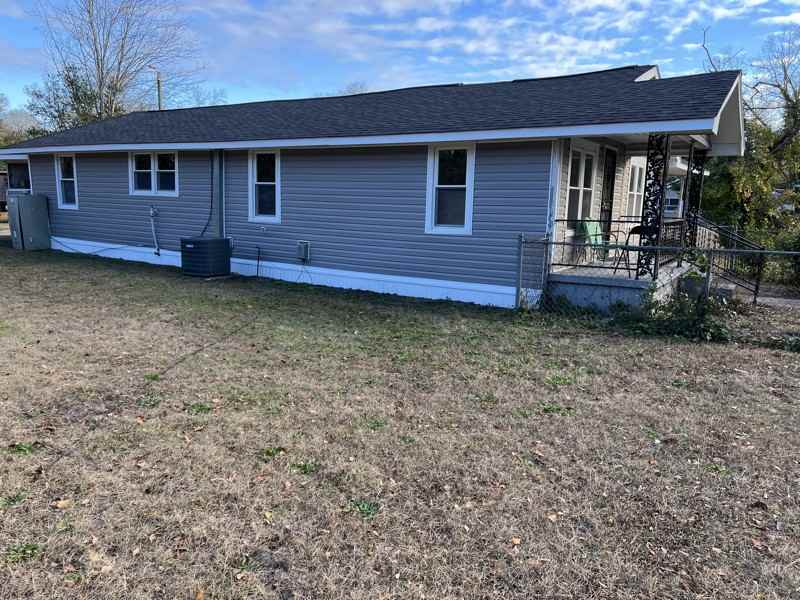 115 Gates St - Photo 4 of 15