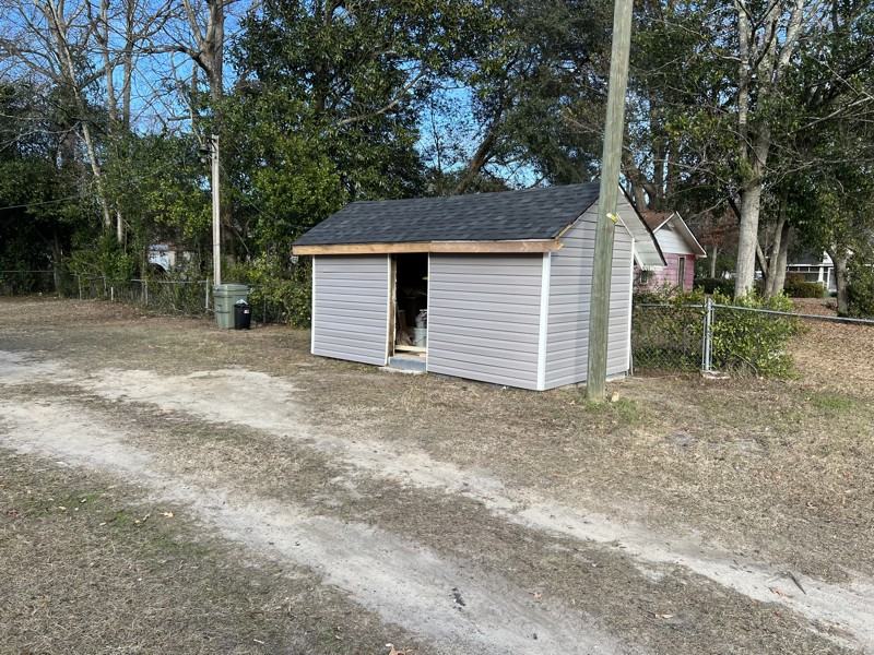 115 Gates St - Photo 5 of 15