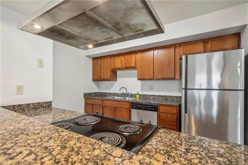 350 Atalin St #8B - Photo 2 of 8